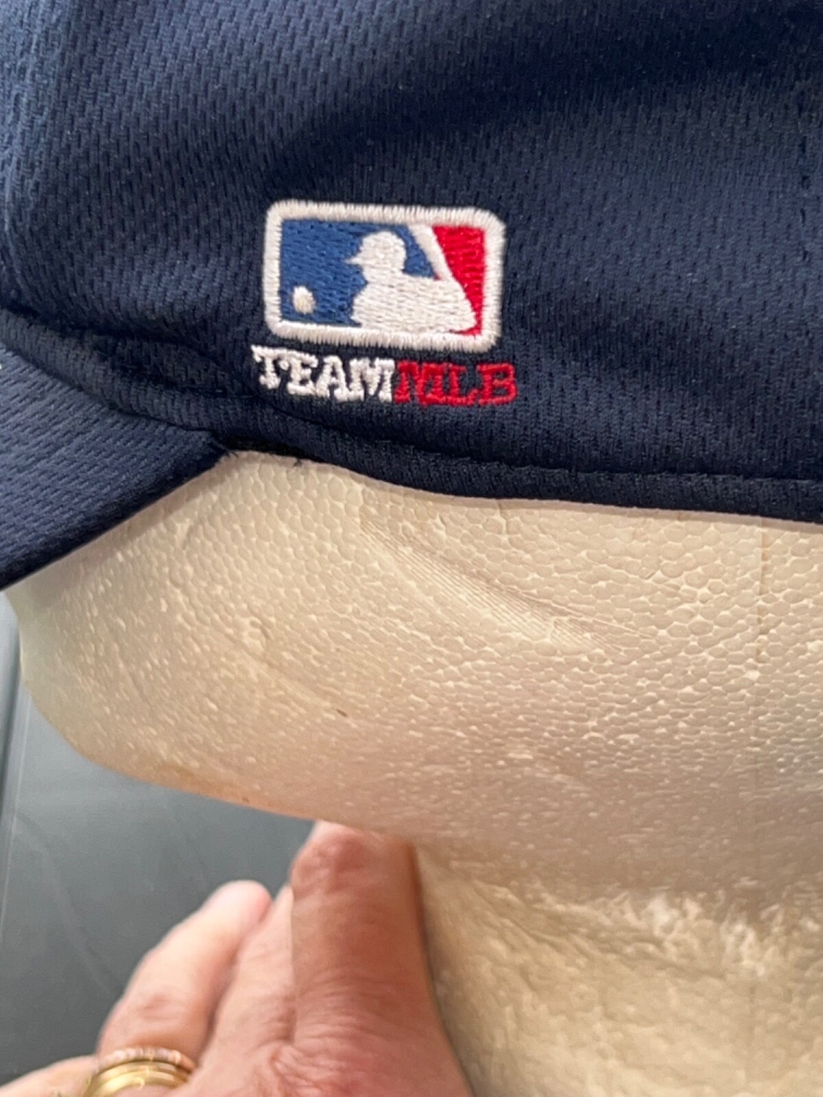 Boston Red Sox Navy Blue hat Embroidered Red B Hat Cap Hook Loop Team MLB VGC