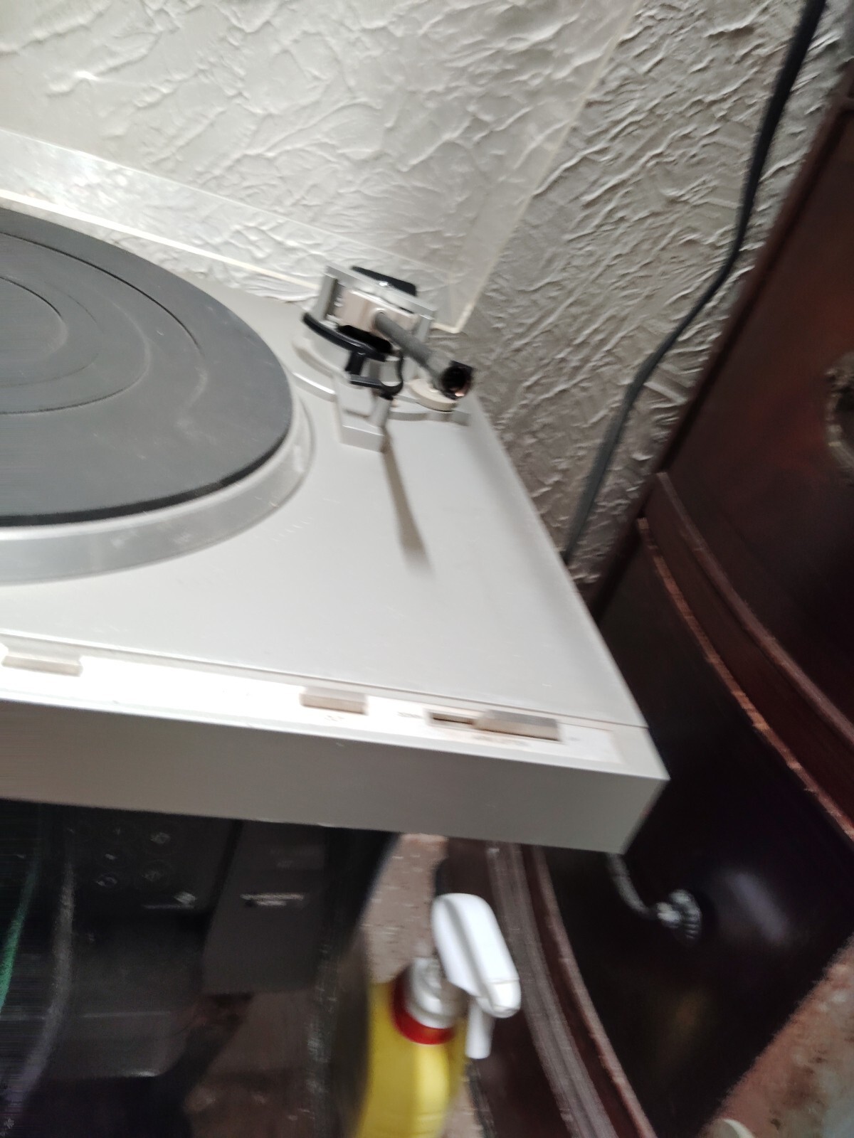 Hitachi Turntable