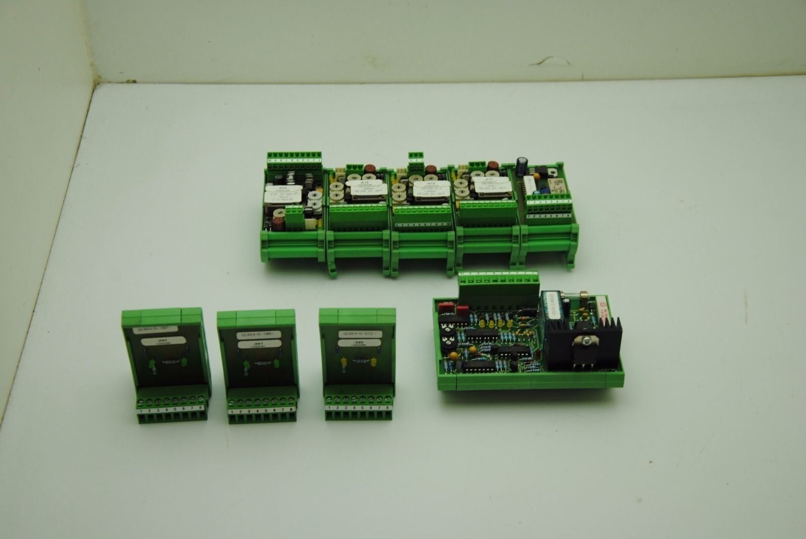 PHOENIX CONTACT MIXED LOT OF 8 w/Din Rail Mounts GE073/E-1548 GE348/A-S-6398 +++