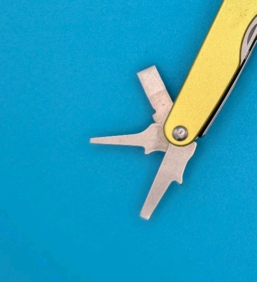 Leatherman JUICE KF4 Multi-Tool! ELECTRIC YELLOW!