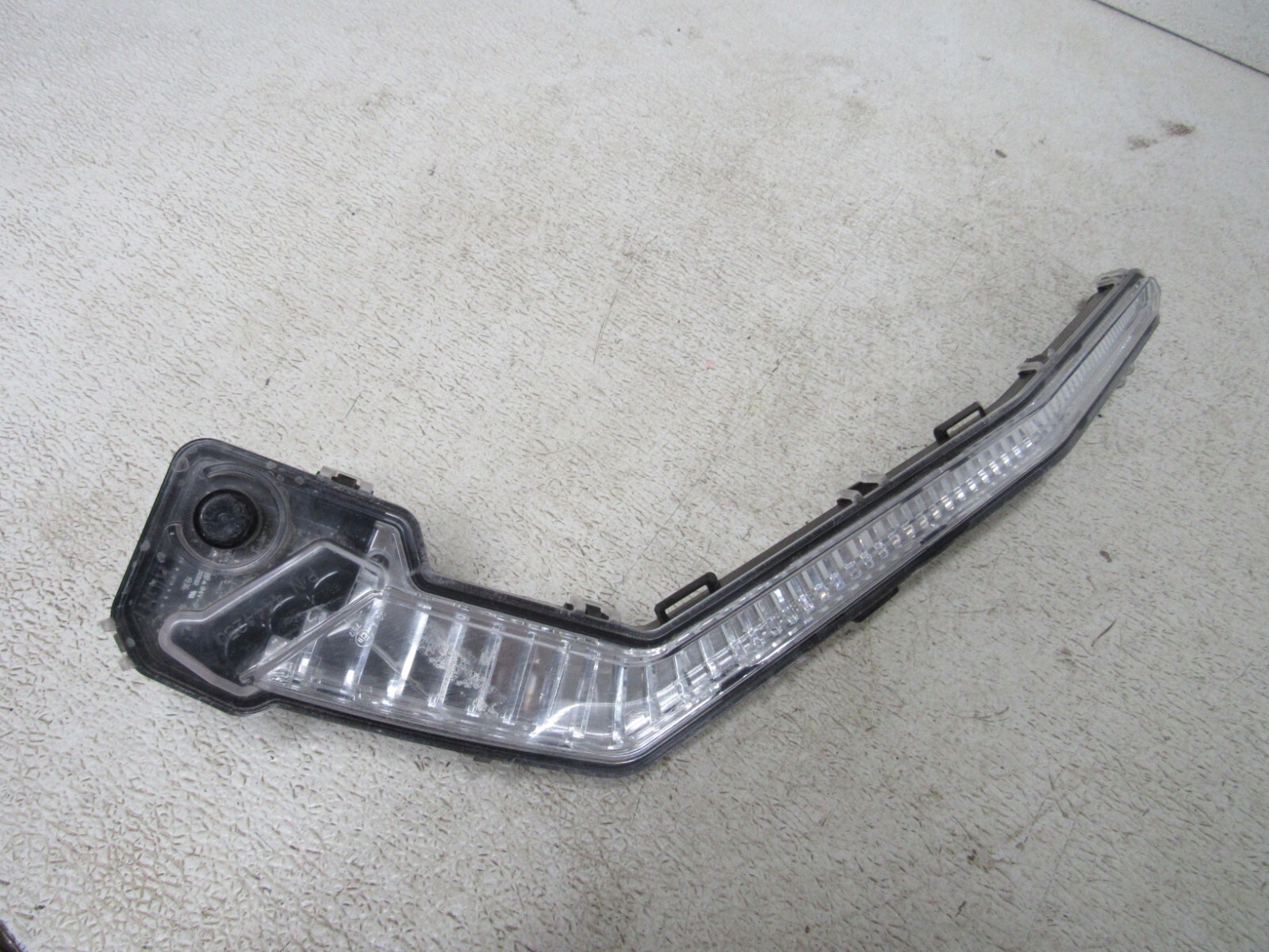 17-24 CAN-AM MAVERICK X3 ACCENT LIGHT RIGHT FANG SIGNATURE OEM 5#DD14