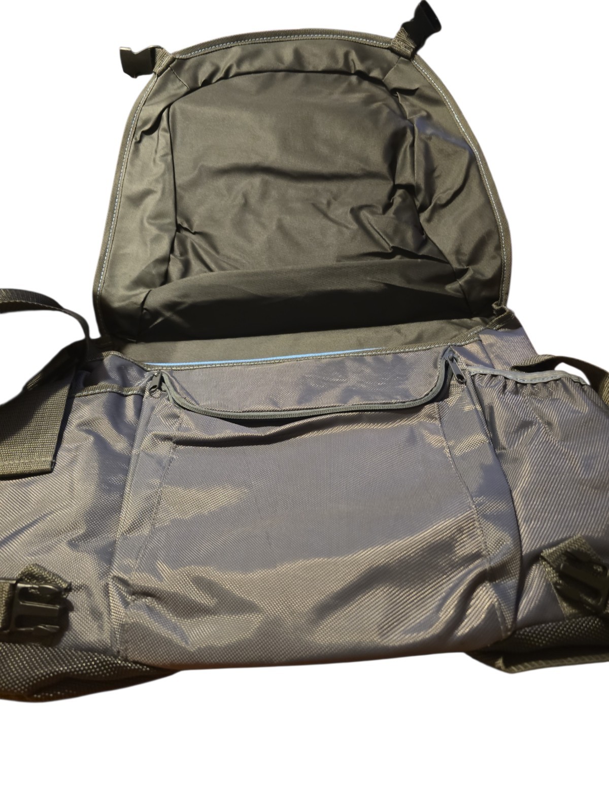 CAYAMO Commuter Messenger Gray Bag