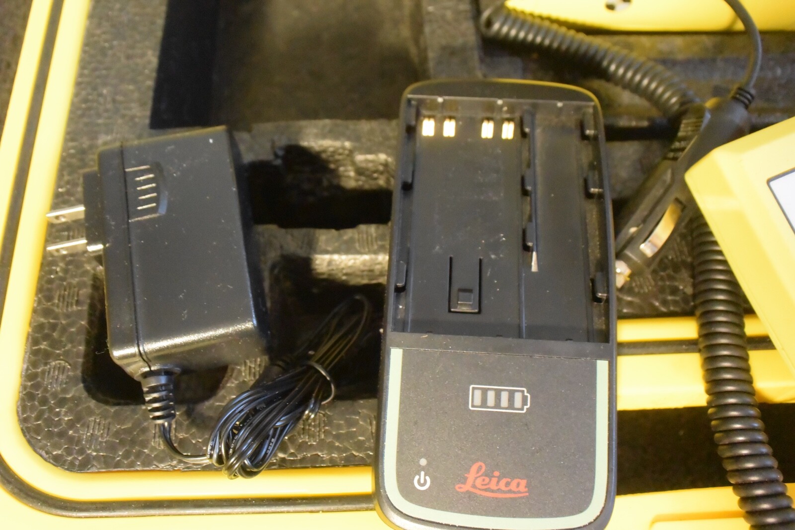 Leica Model Piper 200G Green Beam Straight Pipe Laser with 4 Sets of Legs CLEAN!