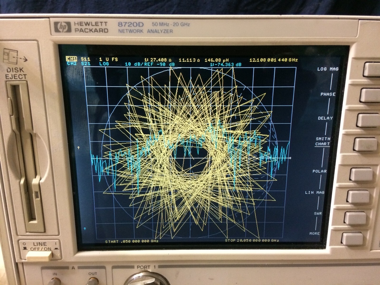 HP 8720d Network Analyzer. OPT: 1D5,010,012,400. Tested and Working - Very Clean