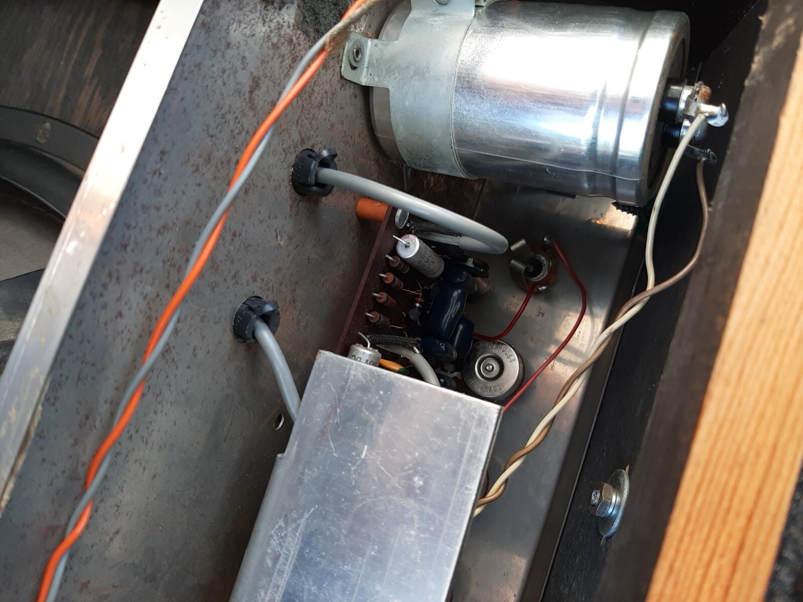 Gibson F-30 Guitar Amplifier NEEDS REPAIR