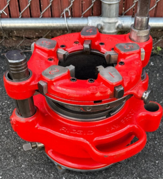 RIDGID 141 PIPE THREADER 2-1/2"-4" 36620 RECEDING GEARED THREADER