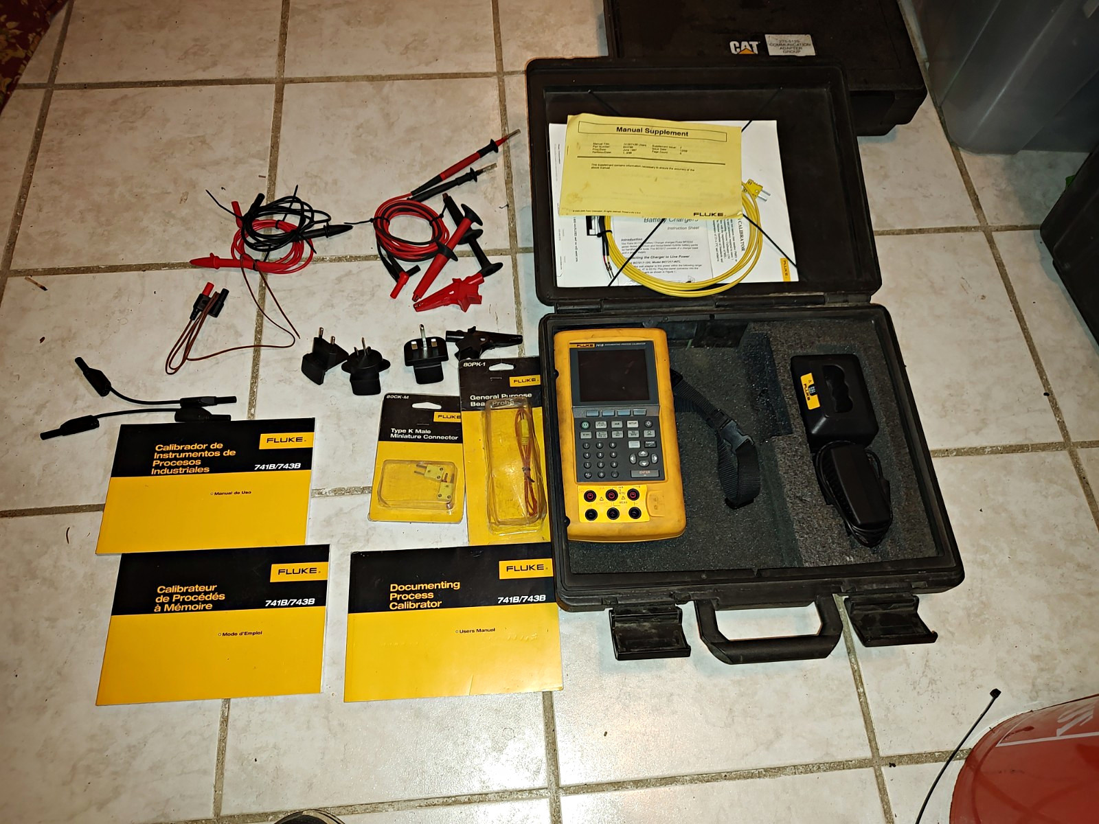 Fluke 741B Documenting Process Calibrator Kit w/ Hard Case, Leads & Manuals