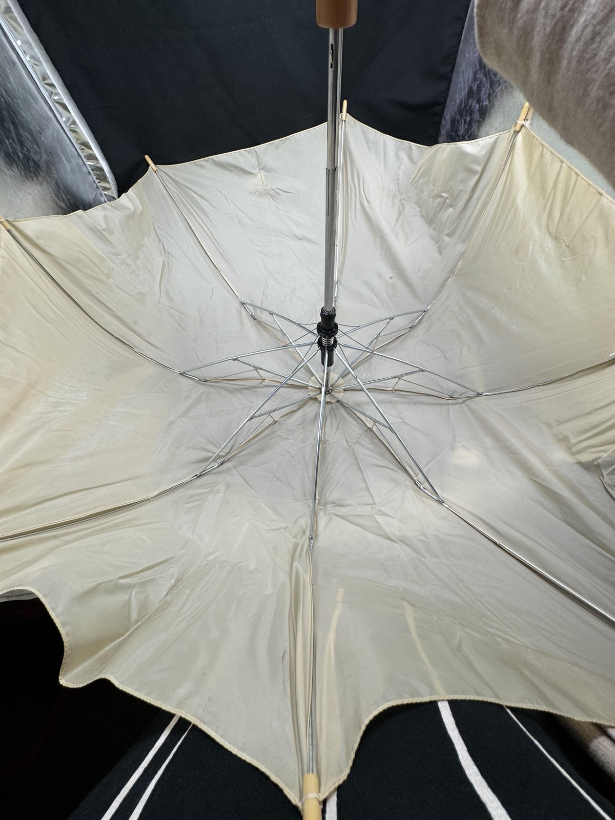 RAINES Umbrella Womens One Size Beige Duck Head Handle Compact Folding Auto