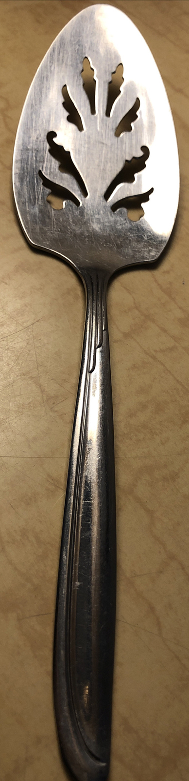 VINTAGE ONEIDA STAINLESS Creatively PIERCED PIE SERVER Classic Detail