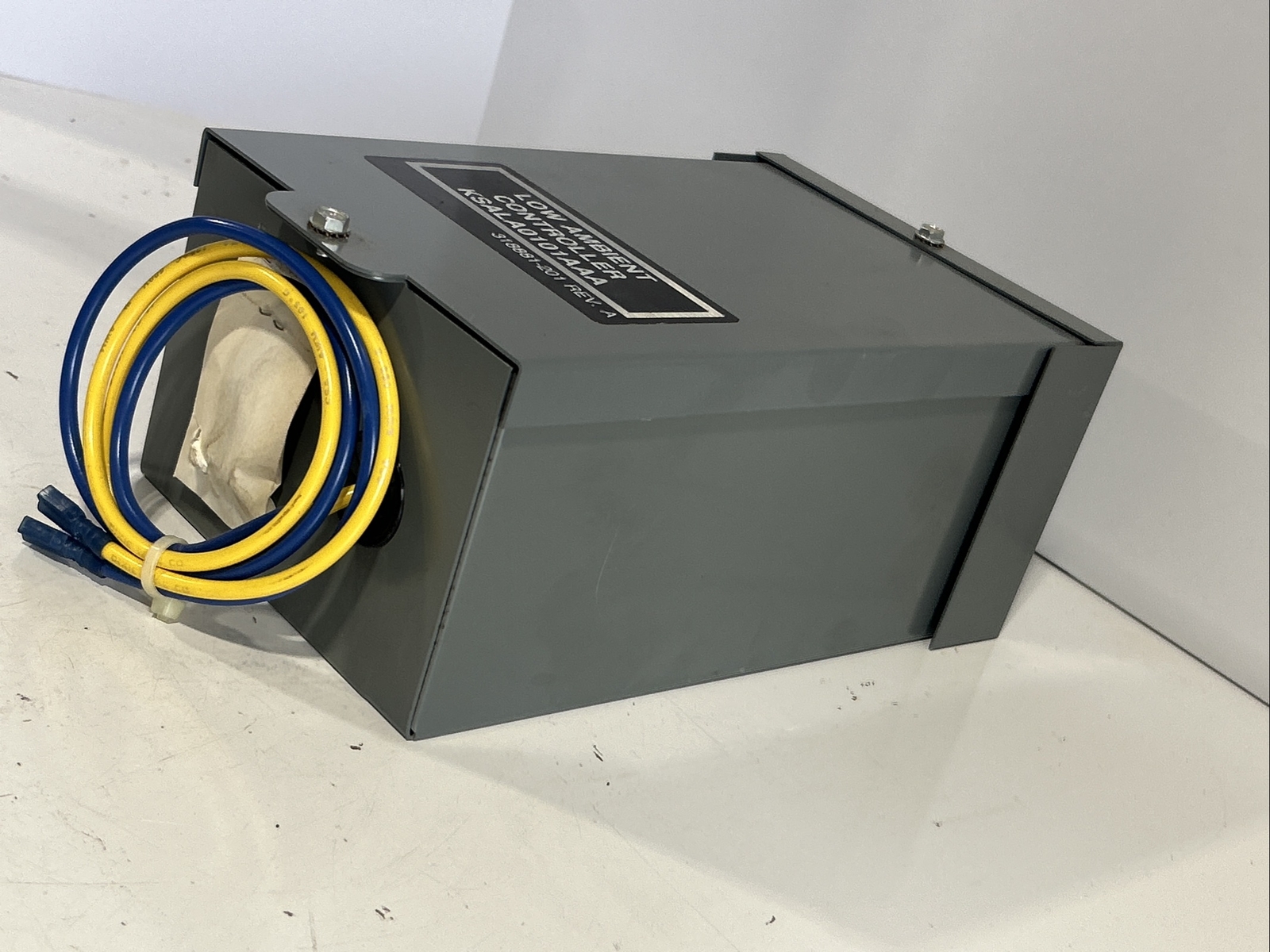 LOW AMBIENT CONTROLLER KSALA0101AAA/318881-201 REV A
