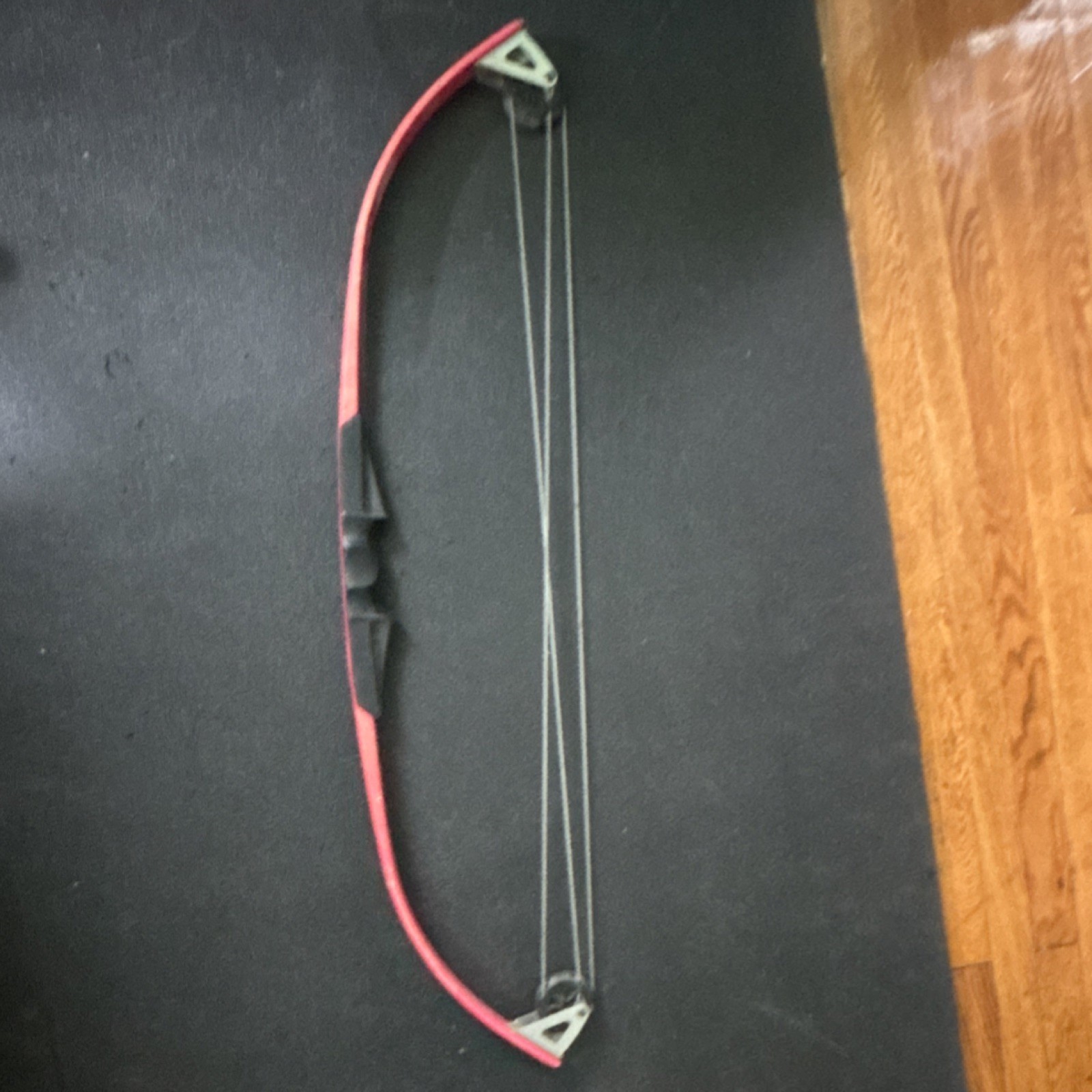 Indian Spirit Youth Recurve Target Bow 48in 25lb 24in Draw Right-Hand Red/Black