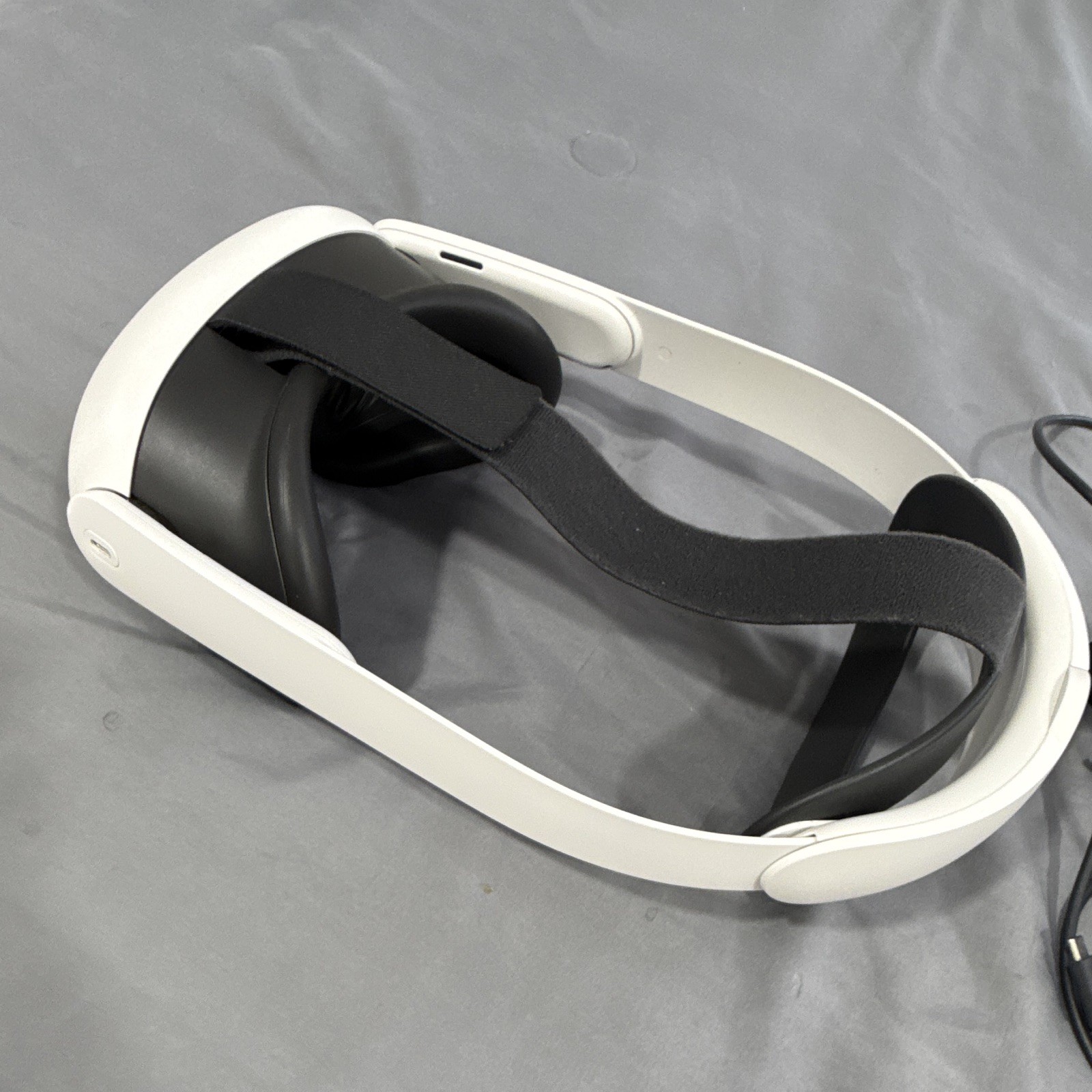 Meta Quest 3 Standalone VR Headset w/ Controllers + 3 VIVE Trackers