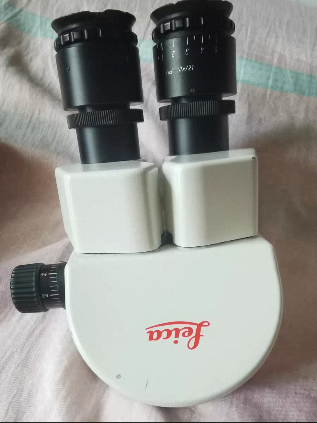 Leica Surgical Microscope Binocular Head with 10X/21 Eyepieces 10446574
