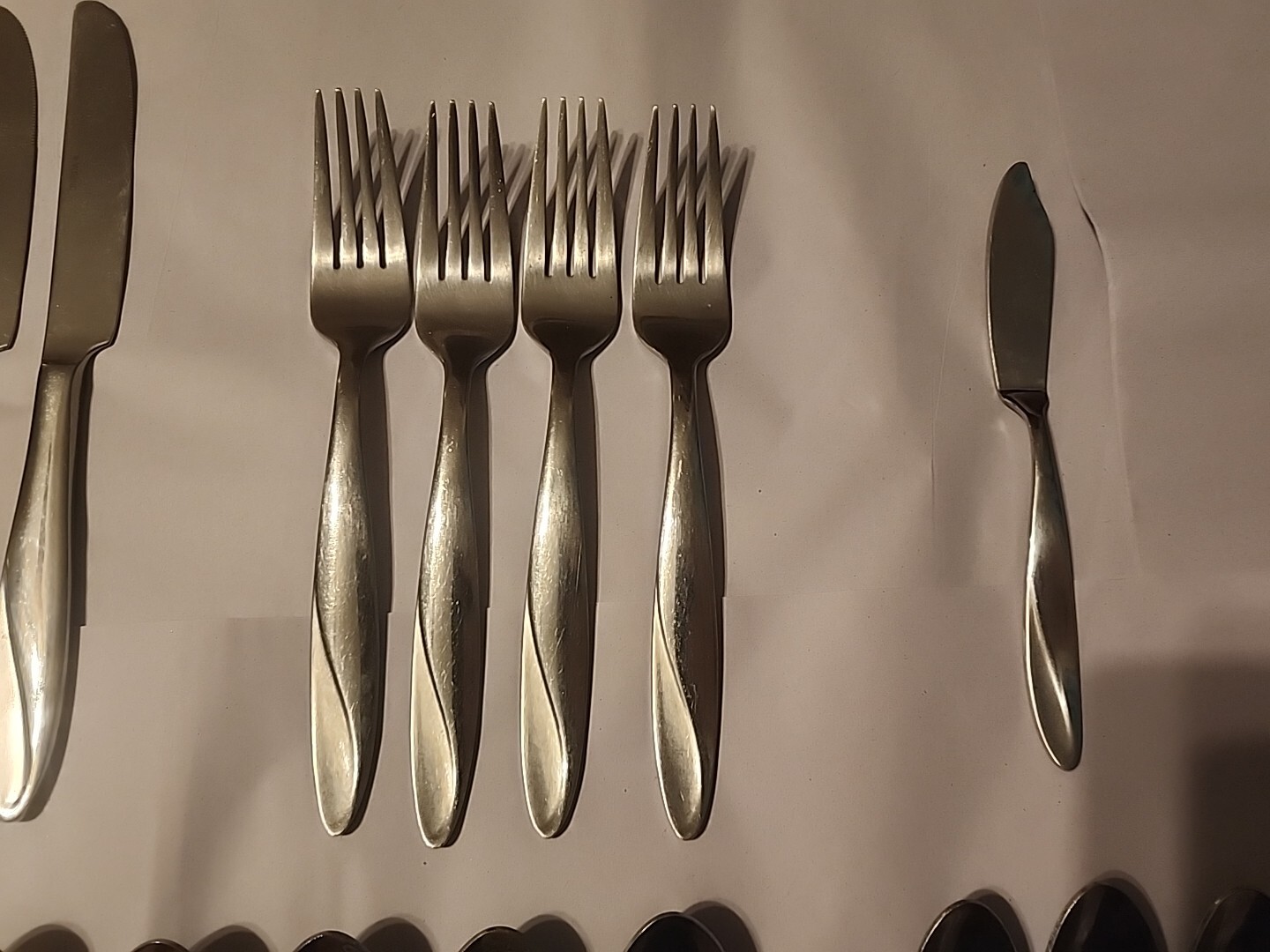 23pc Simmer by Oneida Stainless Flatware- Spoon, Fork, Knife