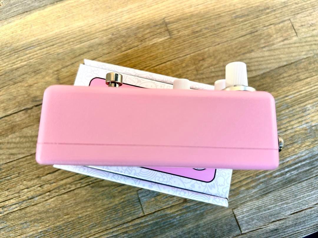 Fender x Hello Kitty Fuzz Collaboration Guitar Effect Pedal Rare item Mint