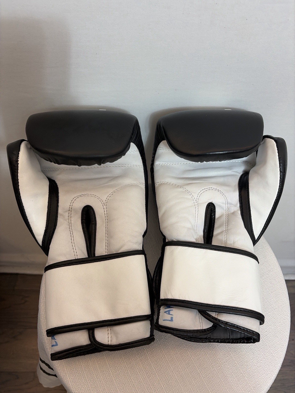 Knockout Austin Boxing Gloves 14 oz Leather Black White Hook Loop(F108)”””