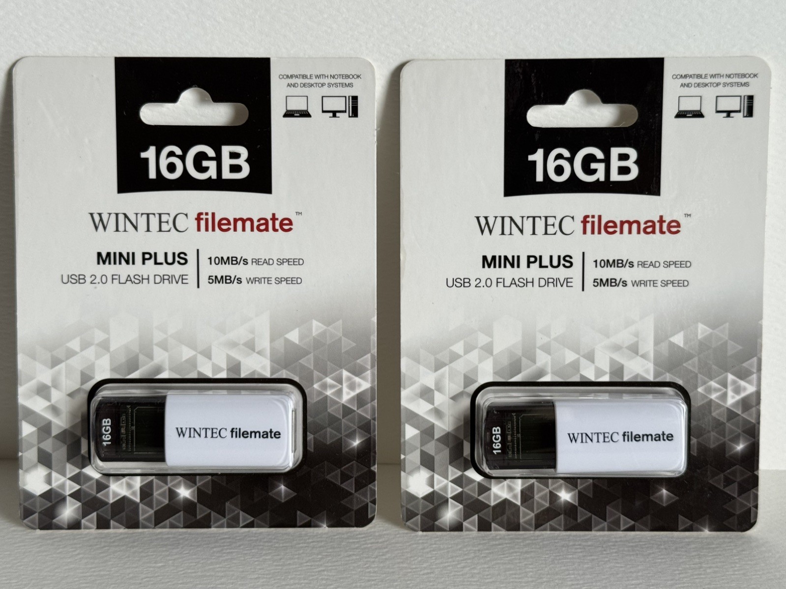 ( 2 PACK ) WINTEC Filemate 16GB USB 2.0 Flash Drive - NEW - Black and White