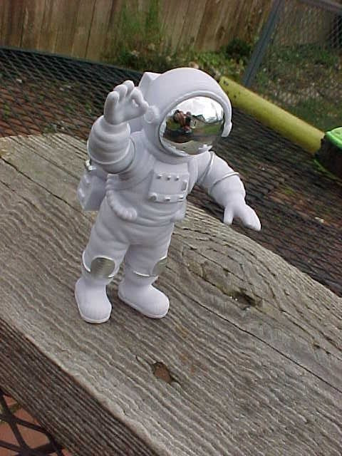 SILVER BITCOIN TO THE MOON ASTRONAUT RESIN FIGURE 4" TALL WAVING NEW UNIQUE