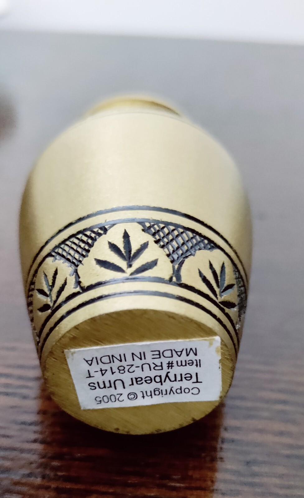 Leaf Brass Keepsake Sharing Token Pet Cremation Urn Etched Engraved Design