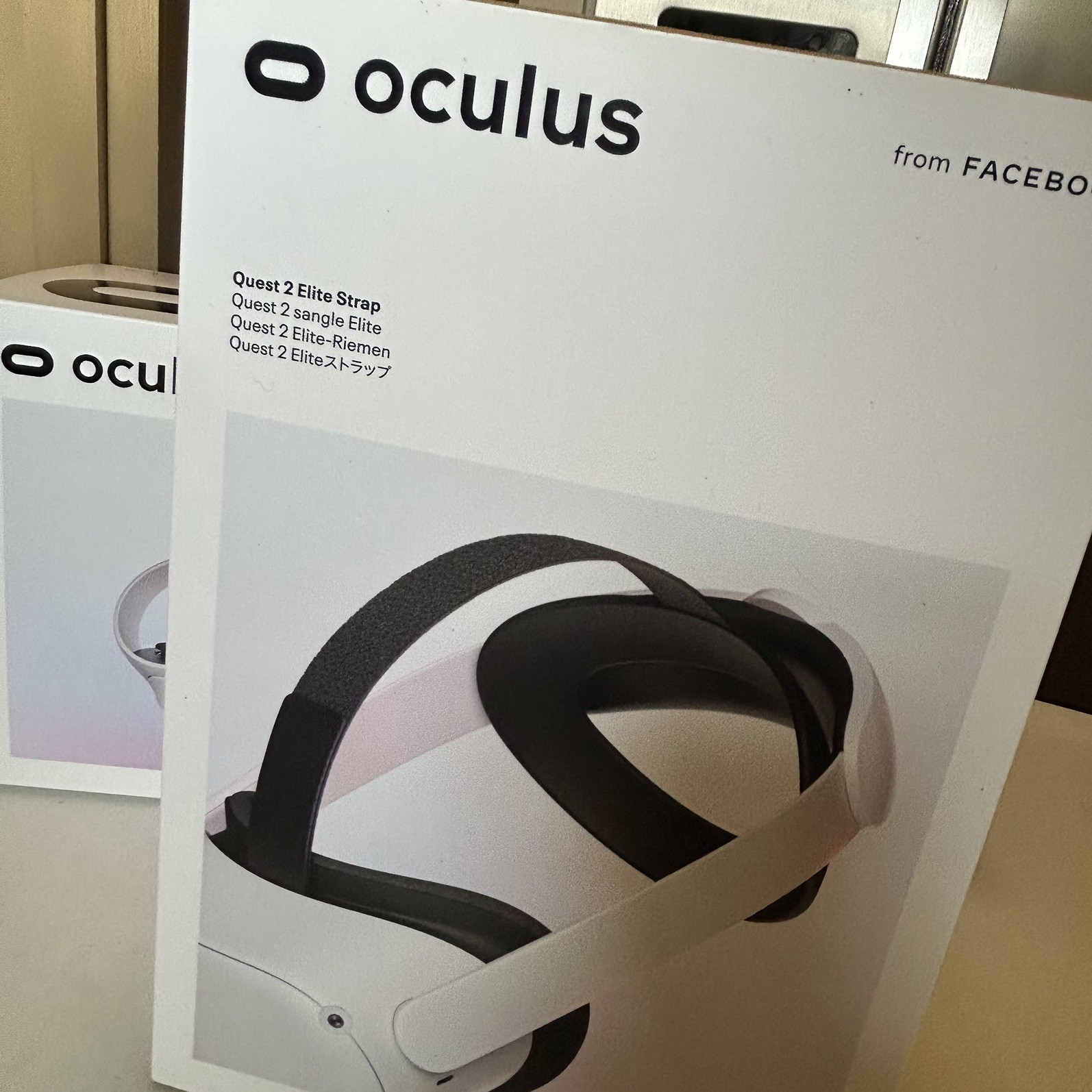 Oculus Quest2 VR Gaming Headset White 64GB w/ Elite Strap BUNDLE Excellent