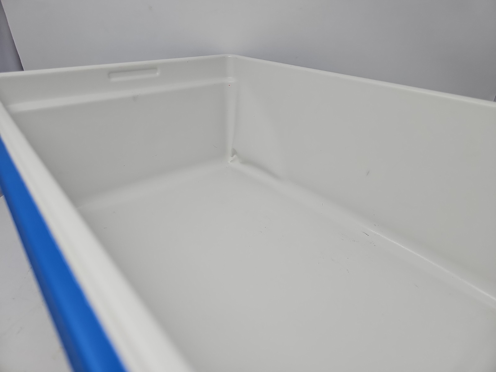 Coleman Party Stacker 6225 Cooler in Blue 24 Cans Defect