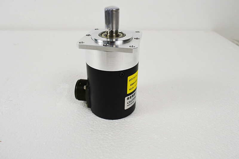 SpecialEncoder For Main Shaft Of NC Machine Φ15,1024p/R,17Stitches Aviation Plug