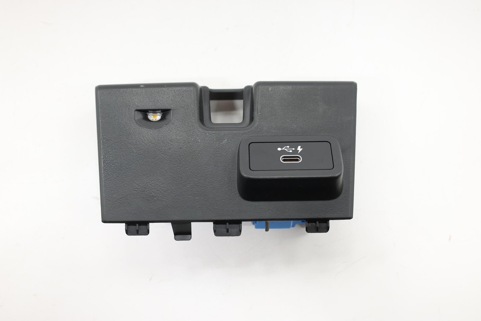 2019 - 2021 BMW 330I G20 CENTER CONSOLE USB CHARGER PORT W/ INSERT TRIM OEM