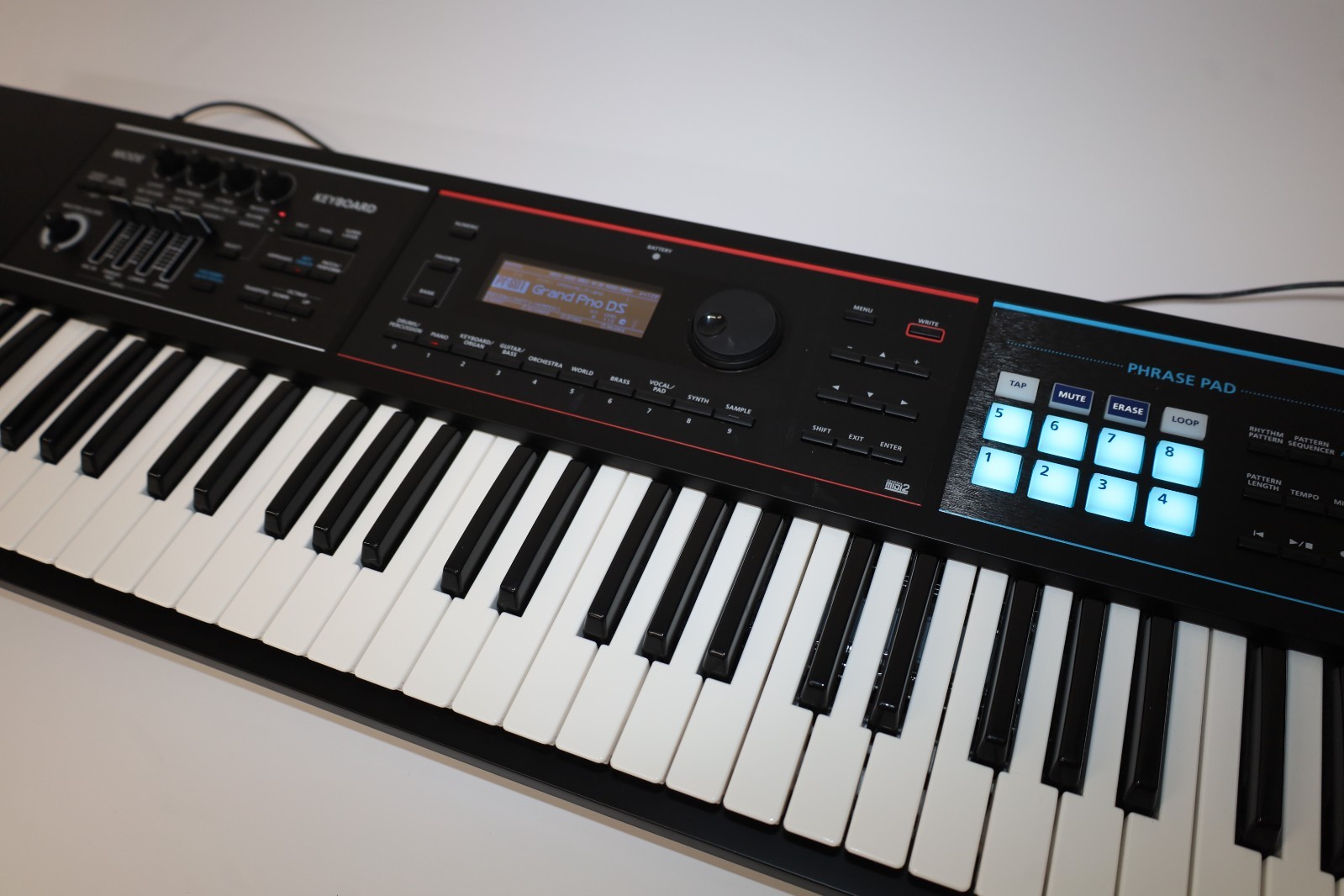 Roland Juno Ds61 61-key Keyboard Synthesizer