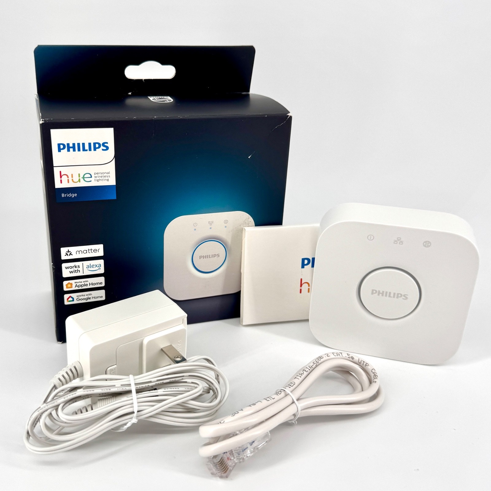 Philips Hue Bridge 2nd Generation 2.1 3241312018A w/ Accessories