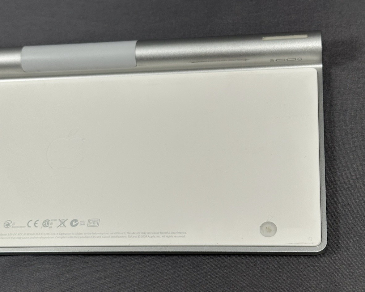 GENUINE Apple Wireless Bluetooth Keyboard A1314 Mac Aluminium CLEAN