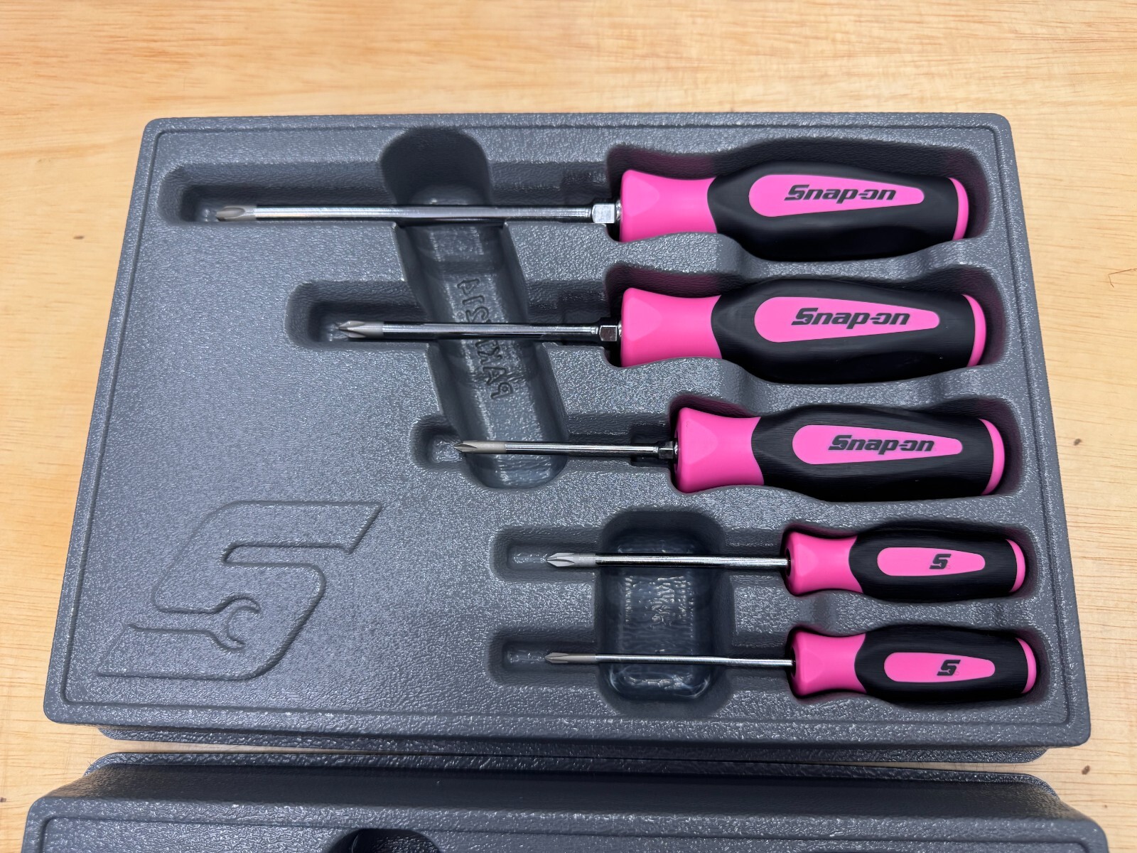 Snap-on Tools NEW 10pc PINK Soft Grip Phillips & Flat Head Screwdriver Sets