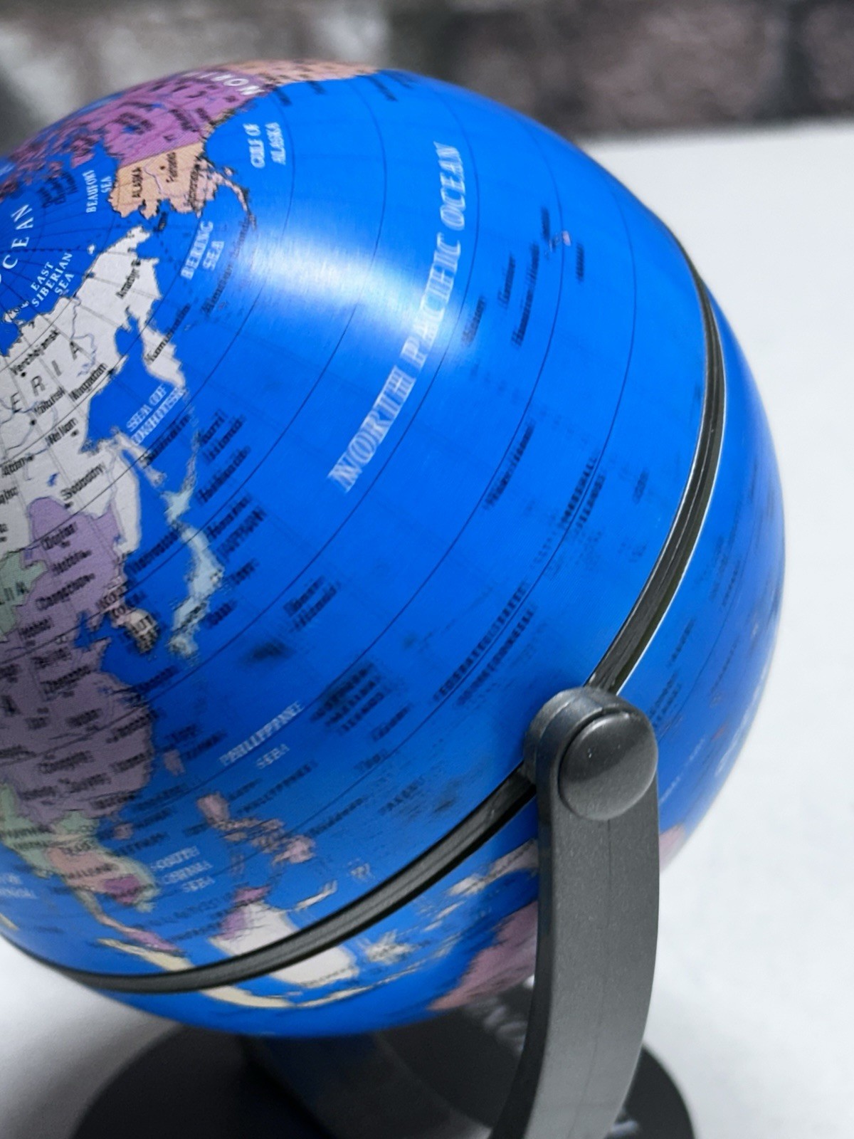 Hammond World Spinning Magnetic Globe Table Top 6"