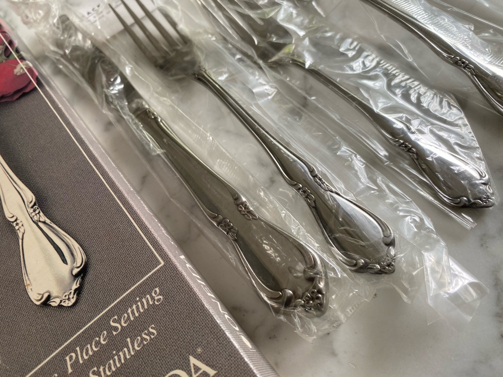 Stainless Oneida flatware 18/8 - Five piece place setting Chateau new old stock
