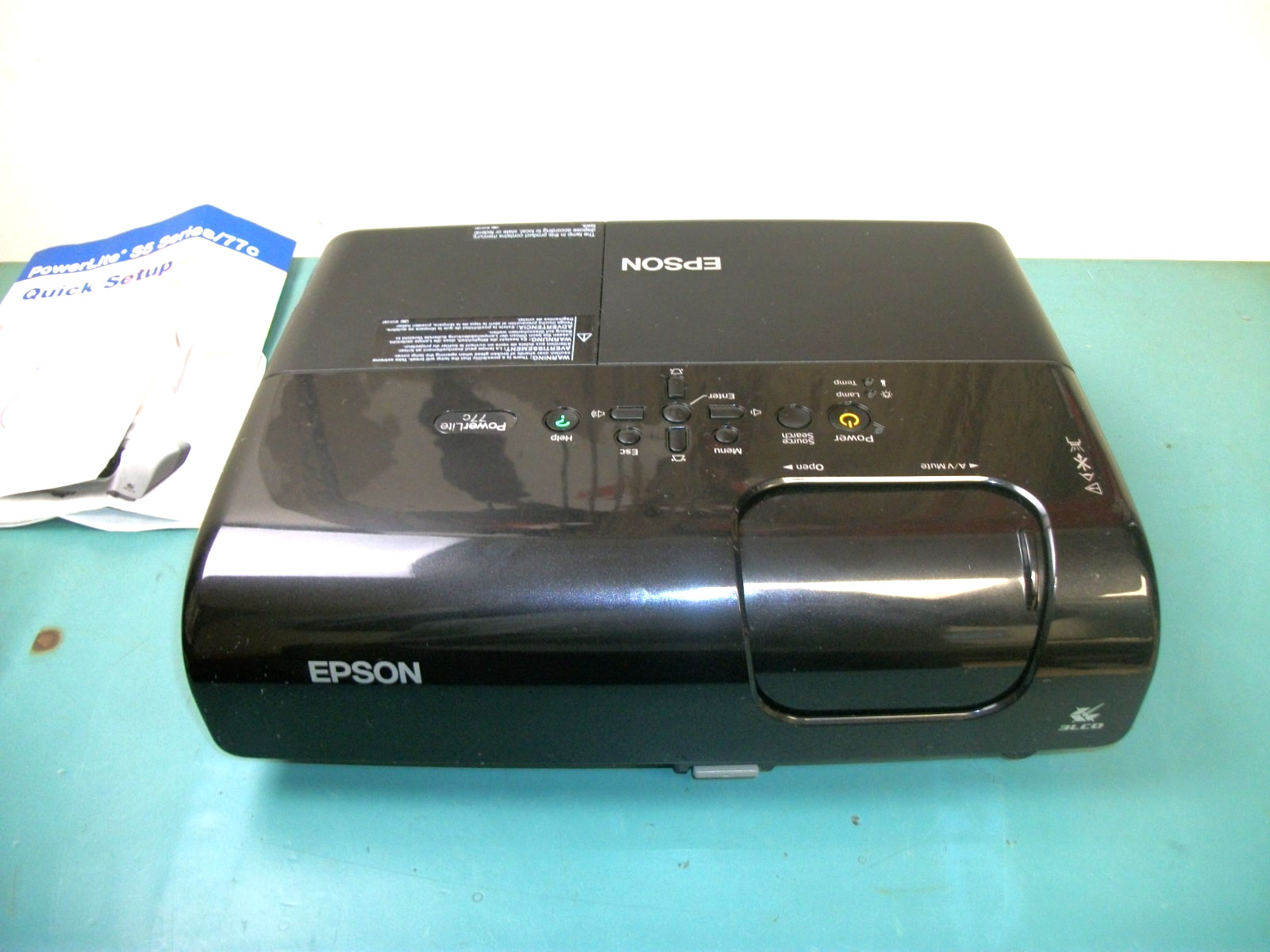 EPSON EMP-X5 PowerLite 77C LCD Presentation Projector w/Case & Cords Shown
