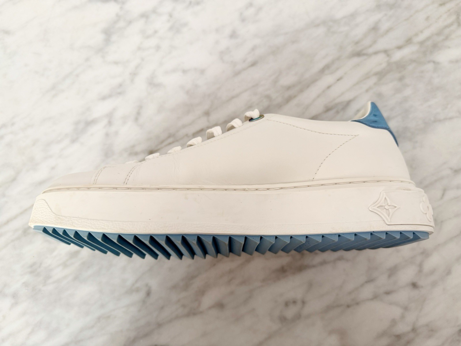 FULL SET! AUTH LOUIS VUITTON SIZE 38.5 TIME OUT SNEAKERS IN BLEU CLAIR