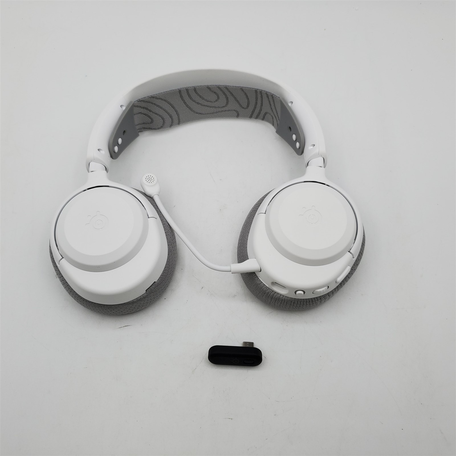 SteelSeries Arctis Nova 3P Wireless Multi-Platform Gaming Headset, White