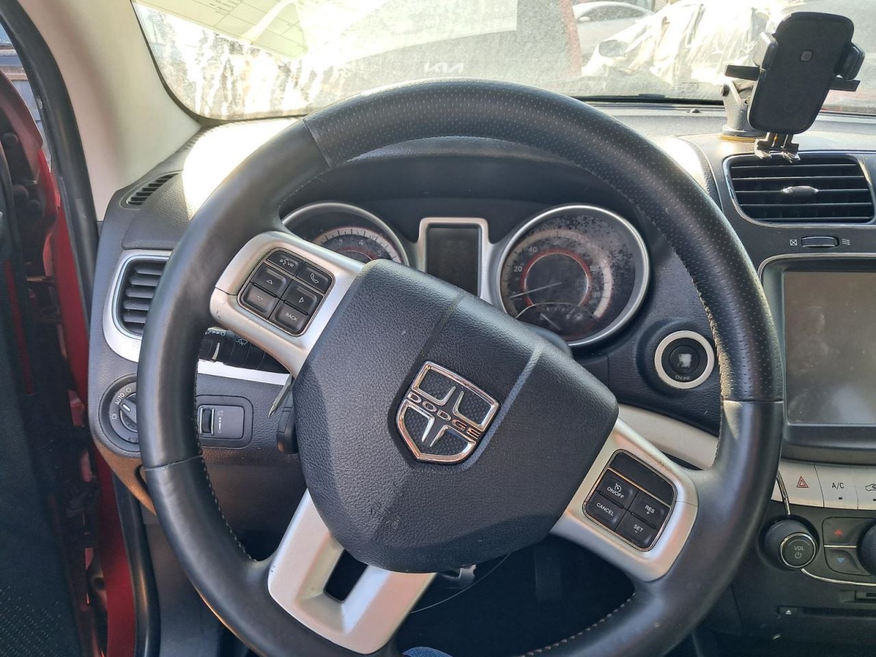 JOURNEY 2015 Glove Box 4837036