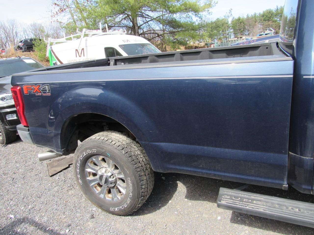 F250SD 2018 Glove Box 1037136