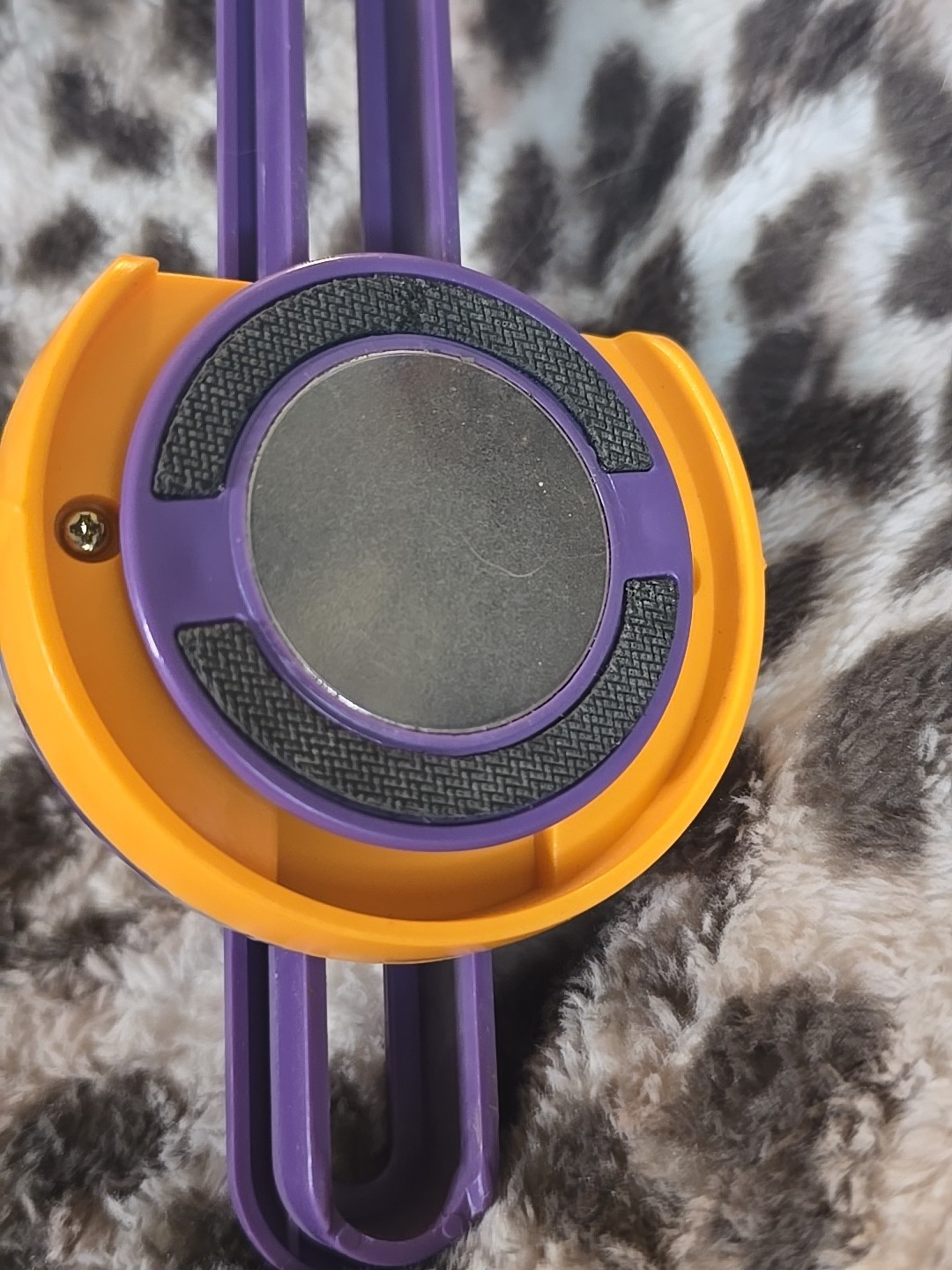 We R Memory Keepers The Crafter's Magnetic Circle Cutter Tool
