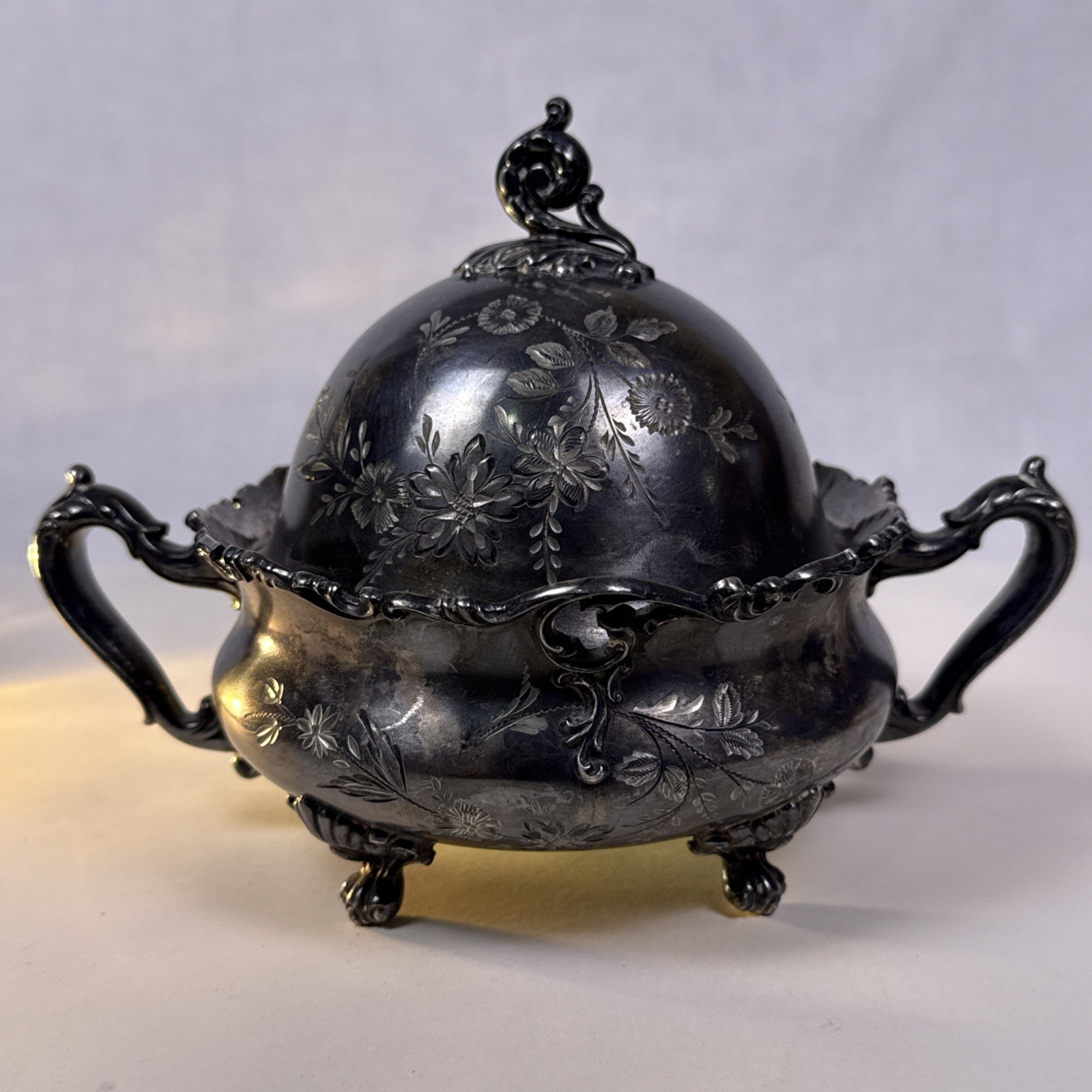Antique Meriden Silverplate Co. 1466A Bowl With Lid Etched Floral. Late 1800’s