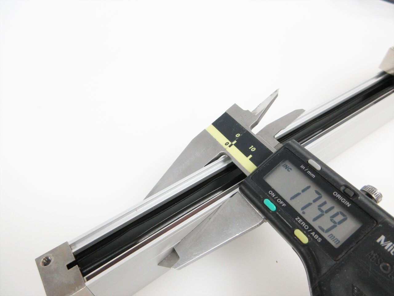 RSF ELEKTRONIK MSA 6909-4 ML 220mm SEALED LINEAR ENCODER 10 um 220 mm