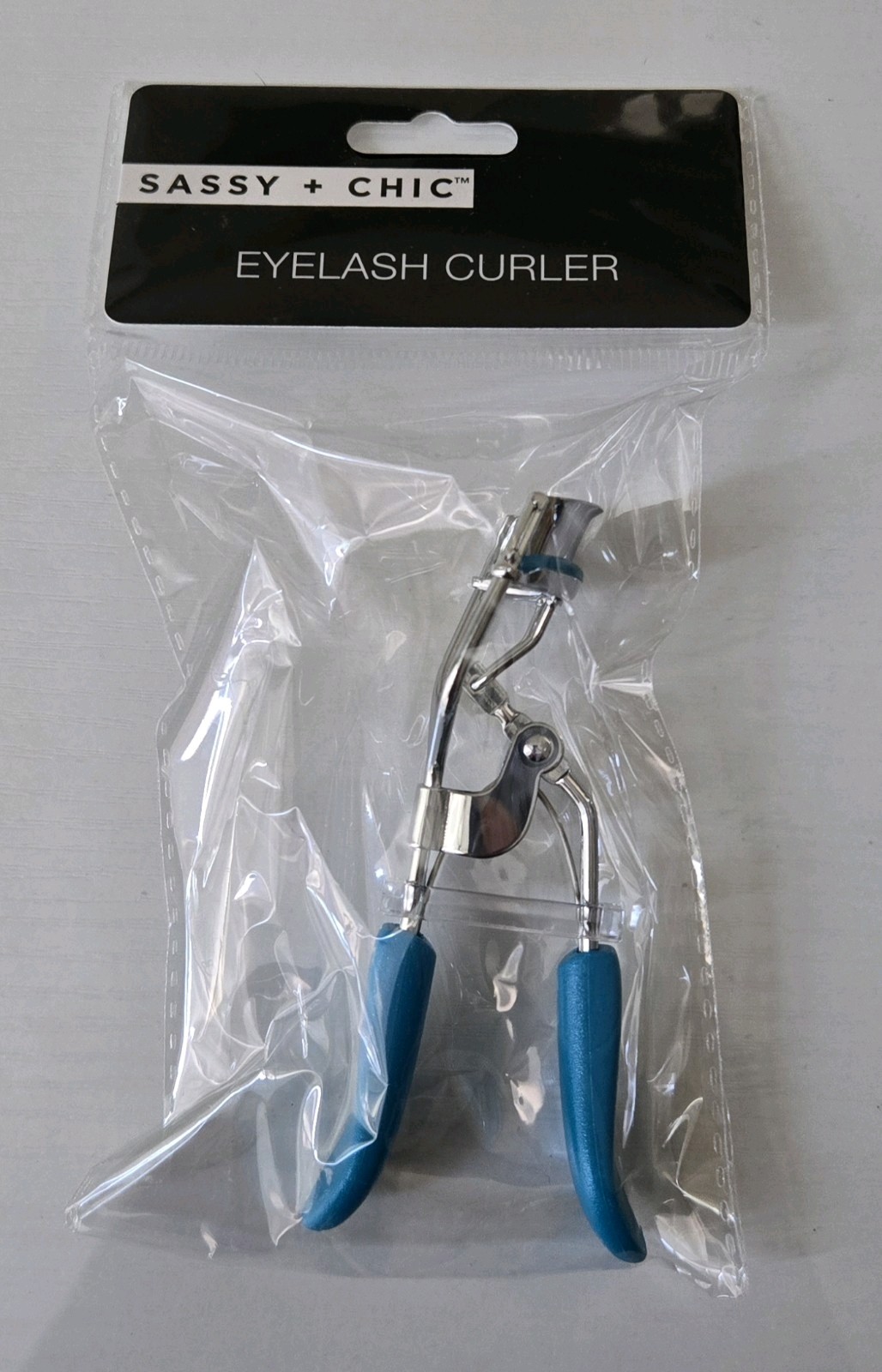 NIP SASSY + CHIC Eyelash Curler ~TURQUOISE AQUA~ Makeup Tool