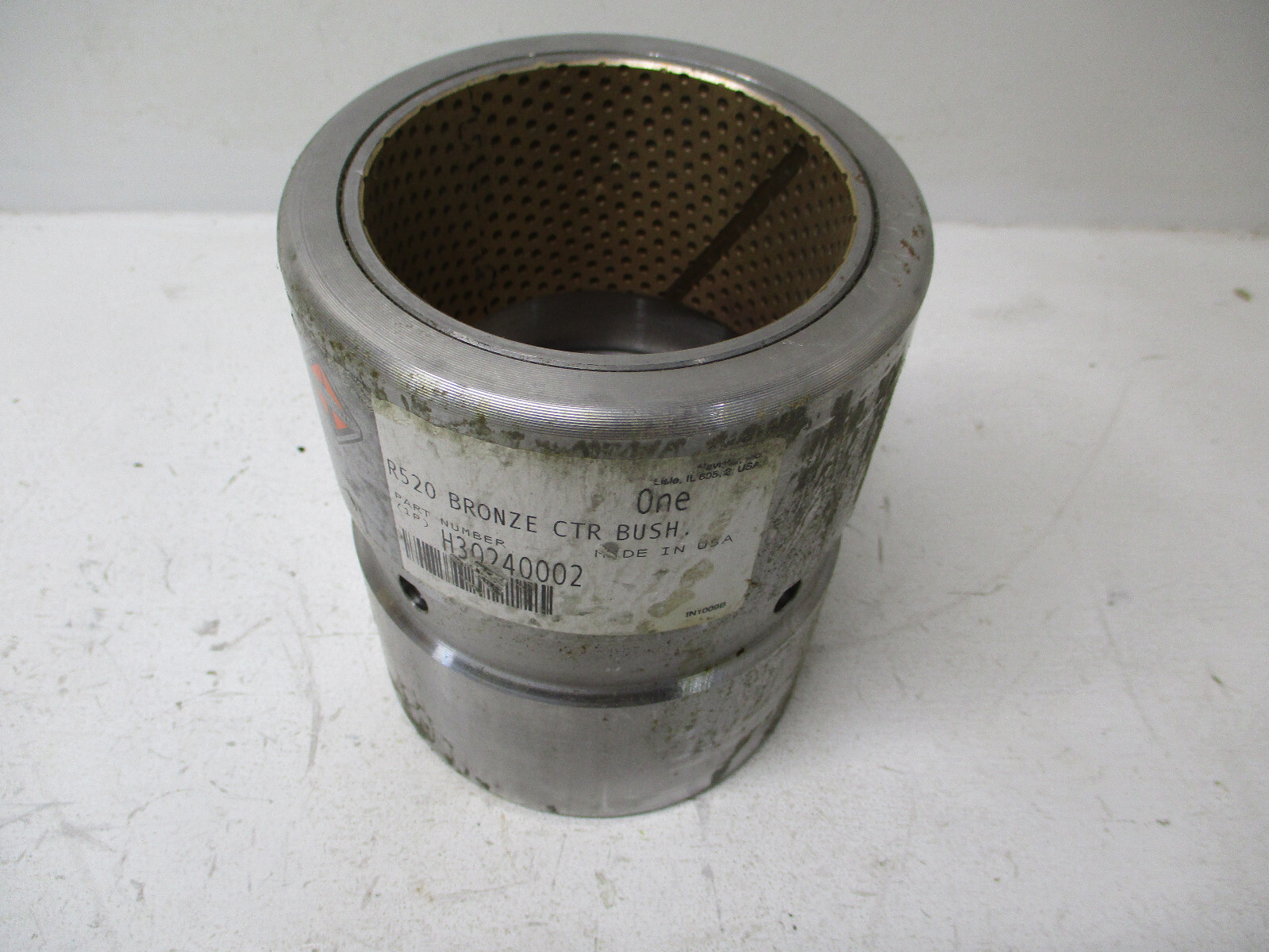 H30240002 INTERNATIONAL BRONZE CENTER BUSHING  HENDRICKSON BUSHINIG 30240-002