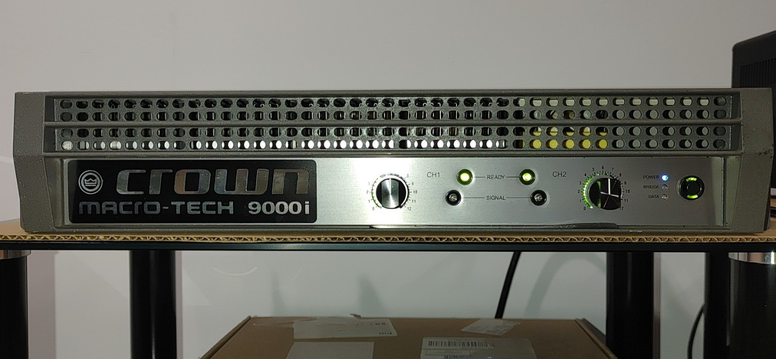 CROWN MACRO-TECH 9000i PRO POWER AMPLIFIER