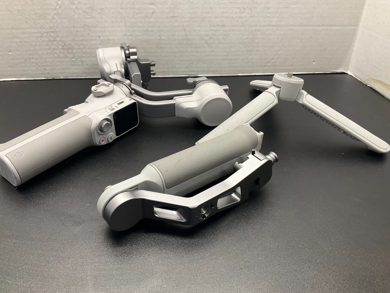 DJI RS 4 Mini Combo 3-Axis Camera Gimbal Auto Axis Locks