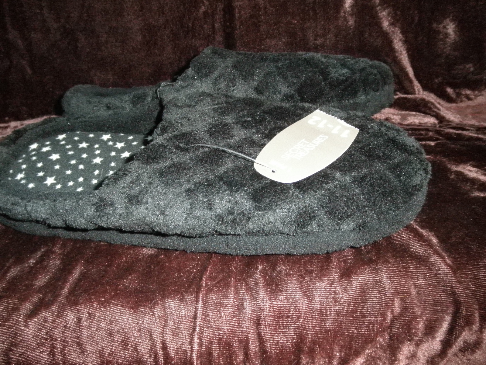 NEW by SECRET TREASURES, SLIPPERS, BLACK, SIZE EXTRA LARGE (XL) (11-12) MEDIUM