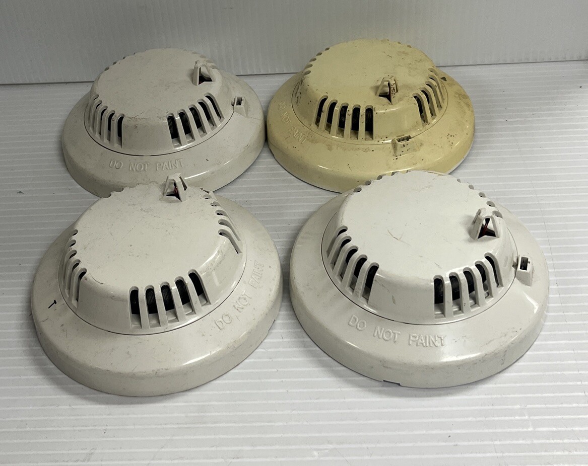 Lot Of 4 Ds DS284TH DS284THE series Photoelectric Smoke Detector Used / Bosch