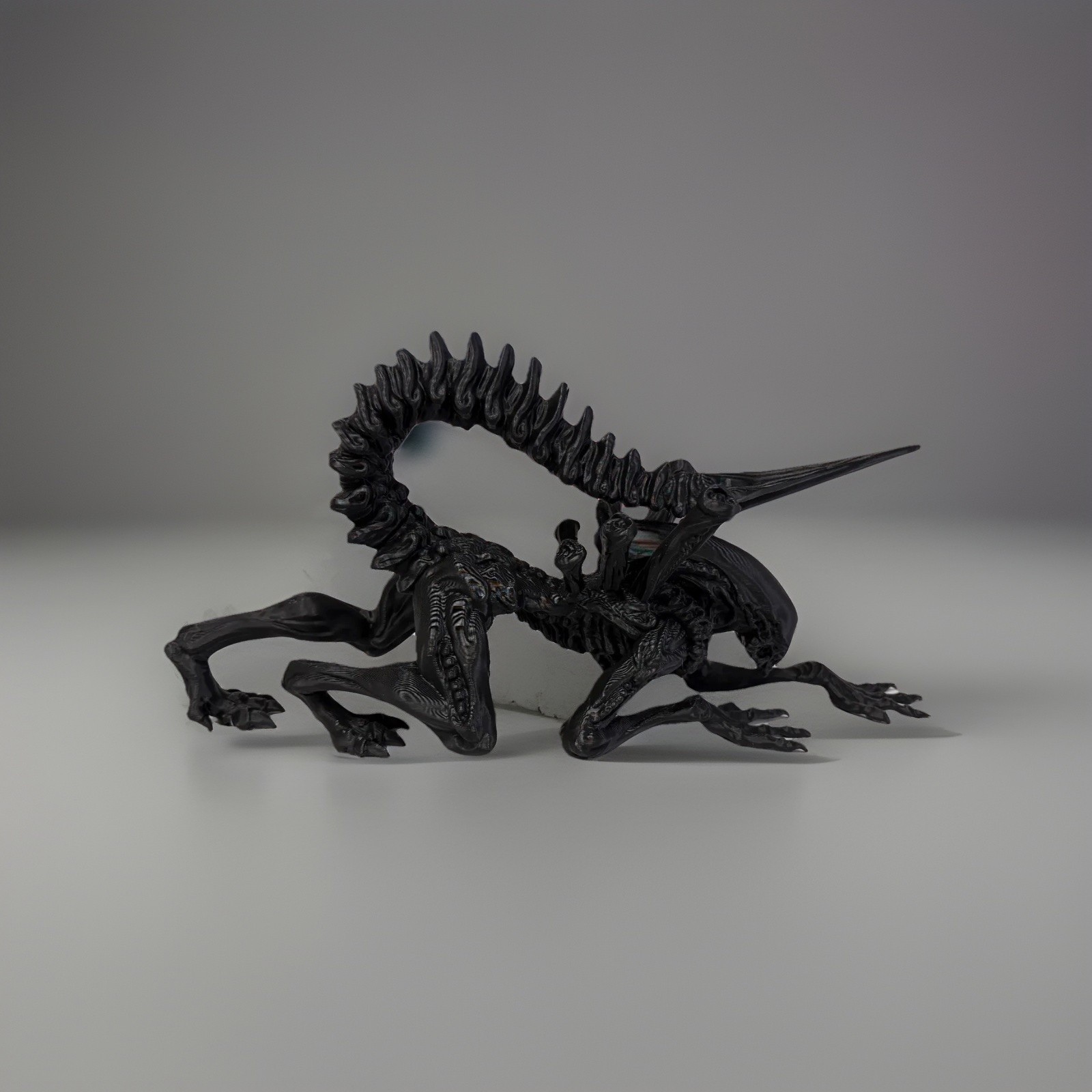 Alien - Xenomorph - Full Figure  8 inches(Black)