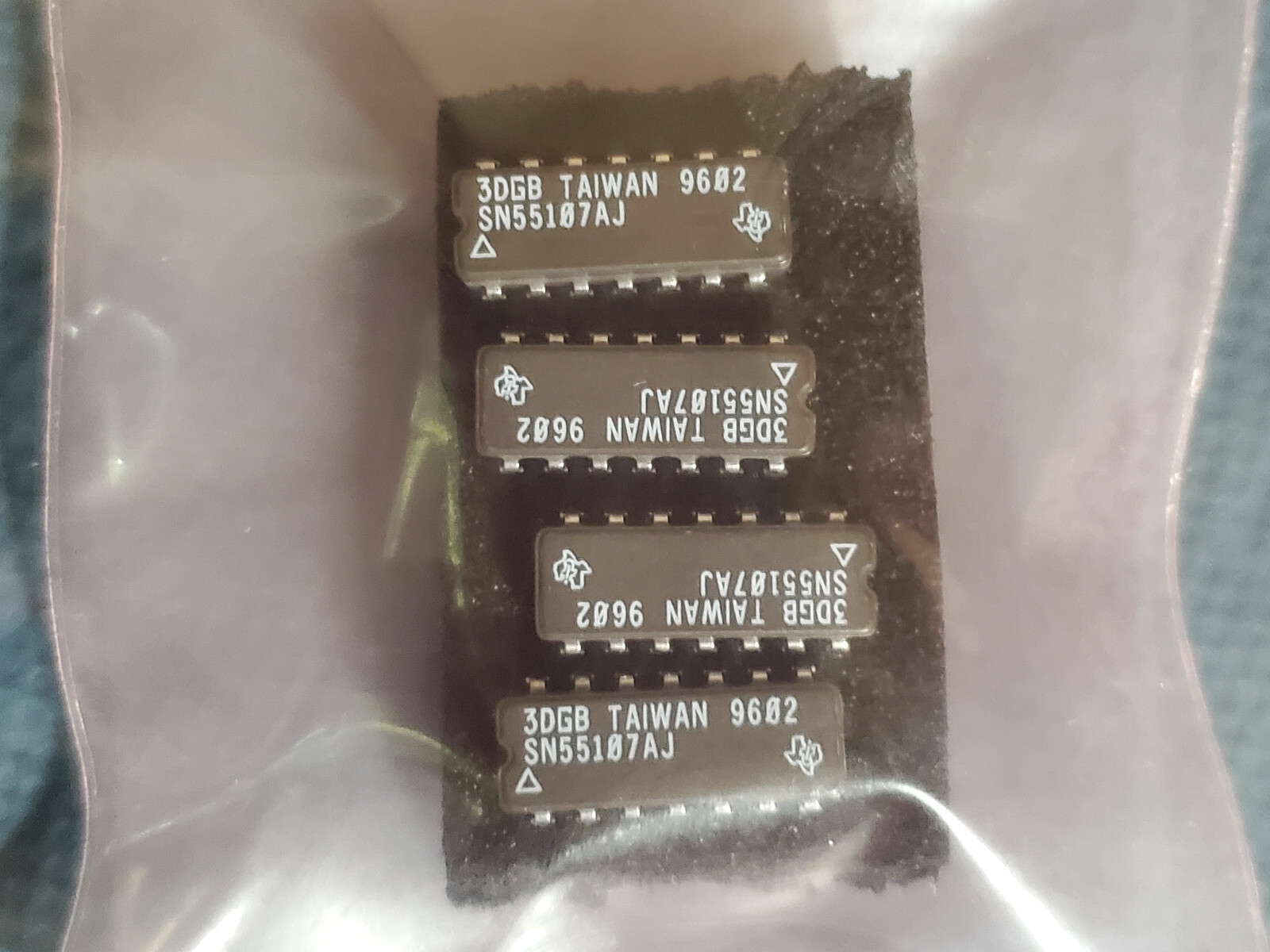 Texas Instruments SN55107AJ IC - Line Receiver / Differential Signal