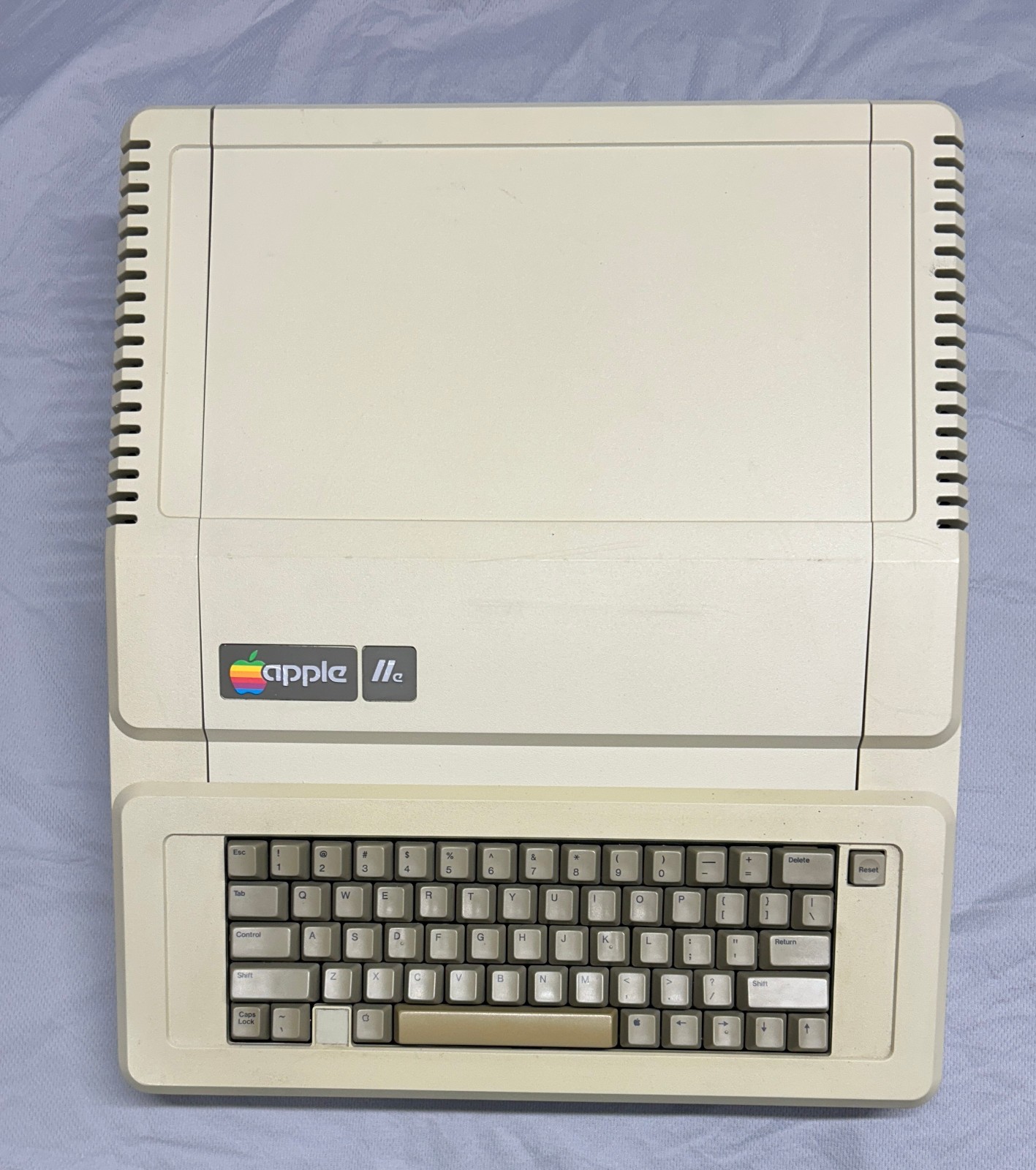 Apple IIe, 1984, SSC, Disk I/O, 64K/80Col, Unidisk, Software